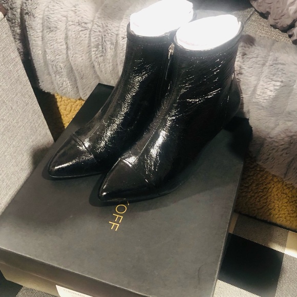 REBECCA MINKOFF Black Leather Booties. - Picture 5 of 7